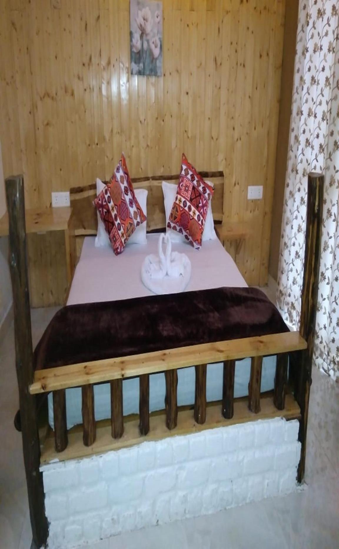 Offbeat Abodes - Tirthan Valley Banjar Exterior photo