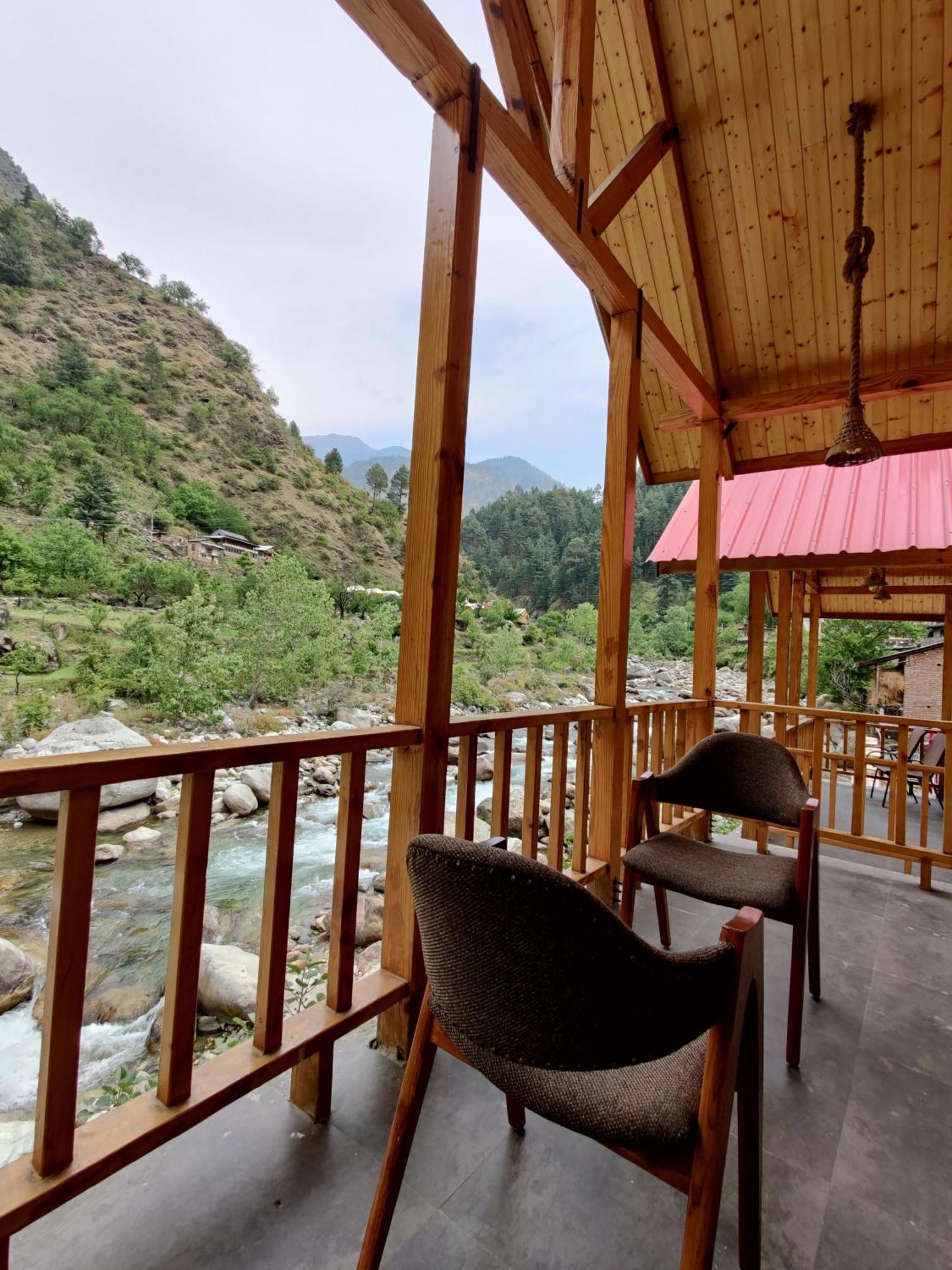 Offbeat Abodes - Tirthan Valley Banjar Exterior photo