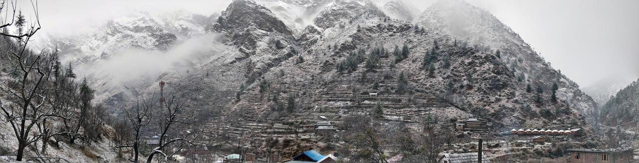 Offbeat Abodes - Tirthan Valley Banjar Exterior photo