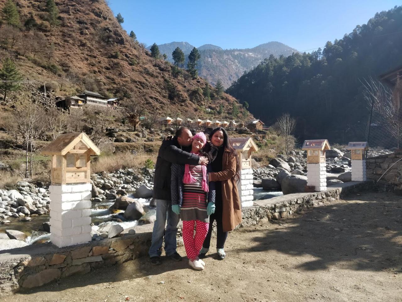 Offbeat Abodes - Tirthan Valley Banjar Exterior photo