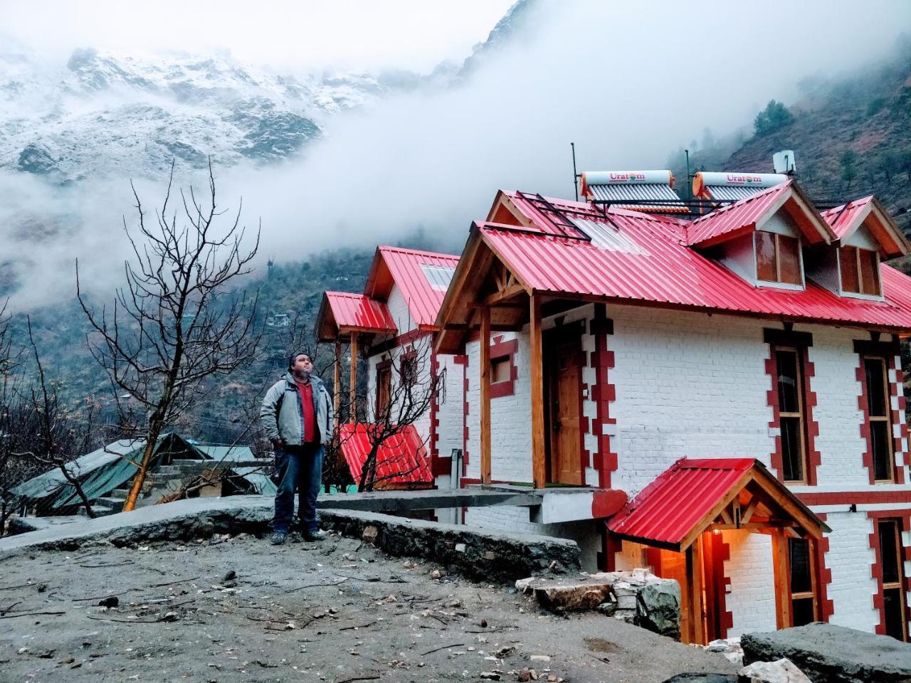 Offbeat Abodes - Tirthan Valley Banjar Exterior photo